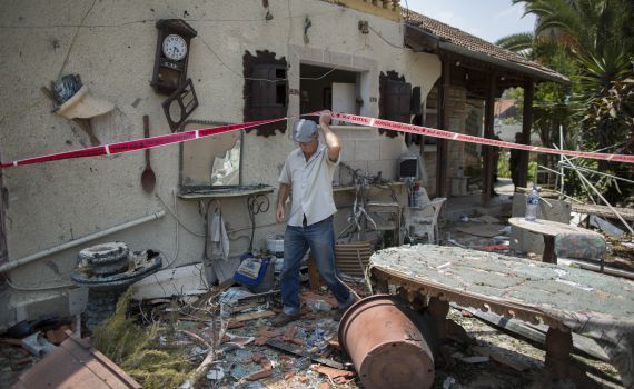 גלריה: לראשונה רקטה פגעה בישוב באזור המרכז
