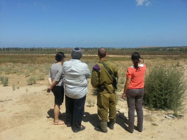 שקד: מטרות צוק איתן הן סילוק הרקטות והמנהרות