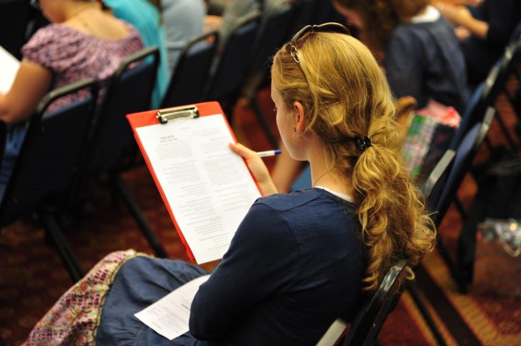 יום הילולא בחב"ד: אלפי בנות בהתוועדות