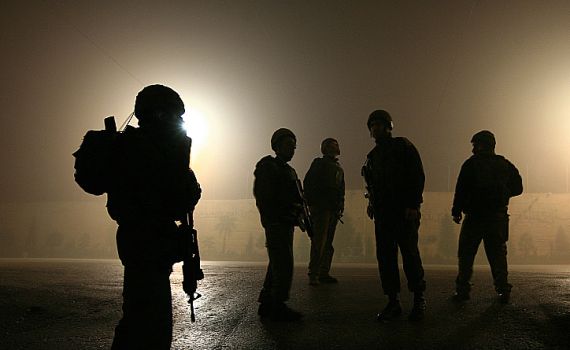 חיילים קראו לחסל מחבלים – ונשלחו לכלא