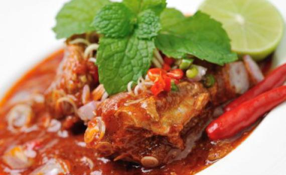 קלאסי: פילה מושט עם פלפלים וגרגירי חומוס