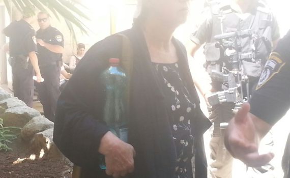 אשה בהריון נעצרה בחשד כי התפללה בהר הבית