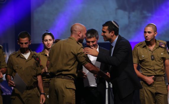 אלף עולים מצרפת הצדיעו ללוחמי צה"ל