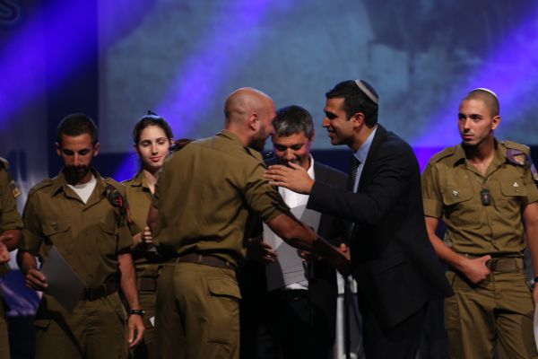 אלף עולים מצרפת הצדיעו ללוחמי צה"ל