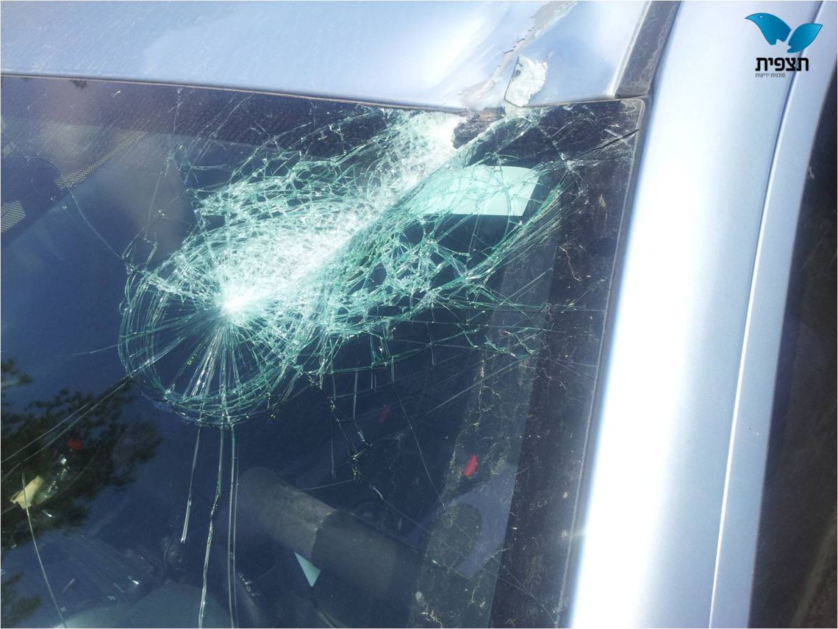 טרור האבנים: בת 60 נפצעה בחוצה בנימין