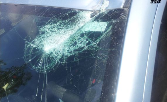 טרור האבנים: בת 60 נפצעה בחוצה בנימין