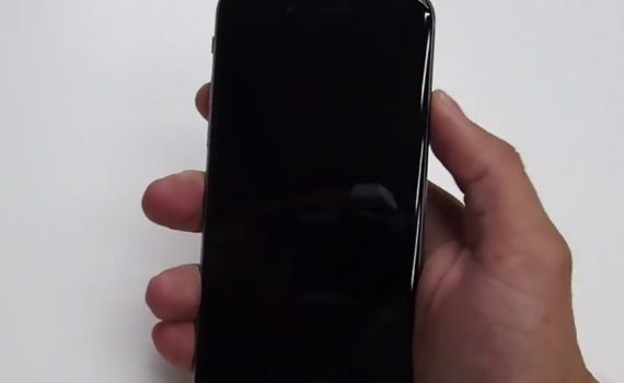 כל העולם מחכה לו: אייפון 6 נחשף לראשונה?