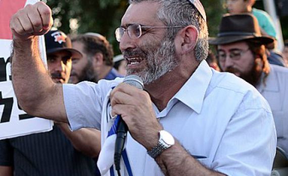 ד"ר בן ארי: "לרב בני לאו יש אובססיה של דוגמנית"