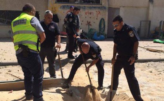 פגיעה ישירה בחצר גן ילדים באשדוד; אין נפגעים