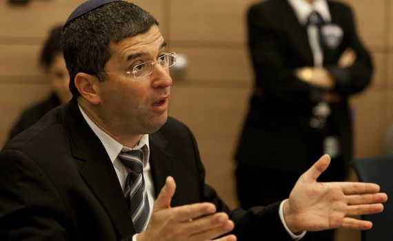 "לממן למחבלת זועבי כרטיס טיסה לסוריה"