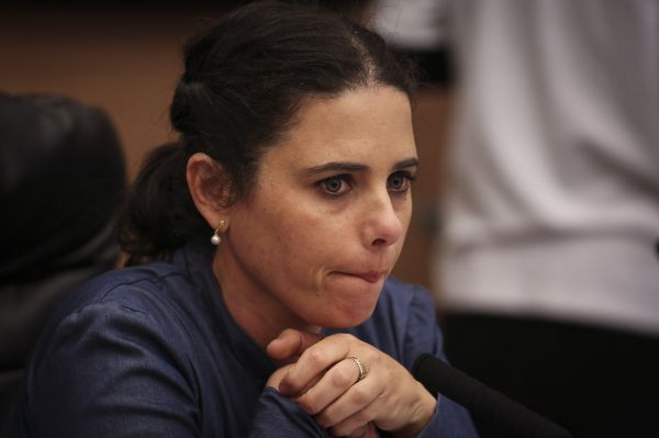 "גברת  שקד, א"י נקנית בייסורים לא בזיופים"