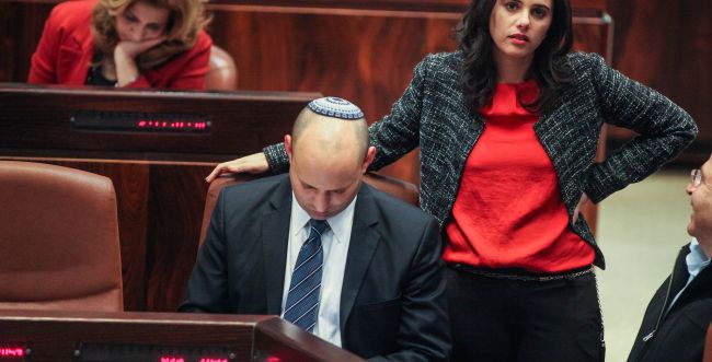חוק 'ישראל היום' אושר: בנט ושקד נעדרו מההצבעה
