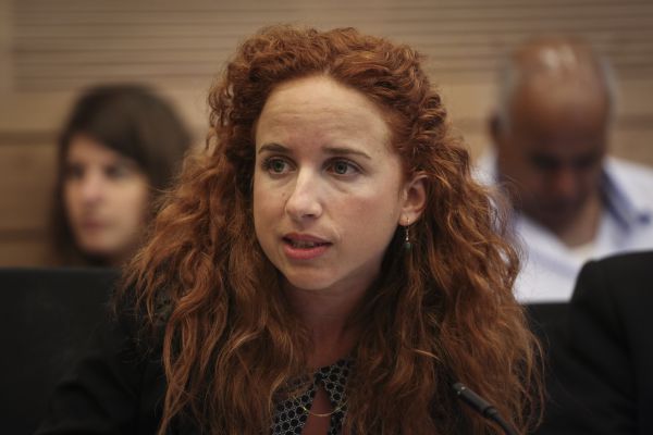 צפו: "שרק סדרניות יוציאו את סתיו שפיר"