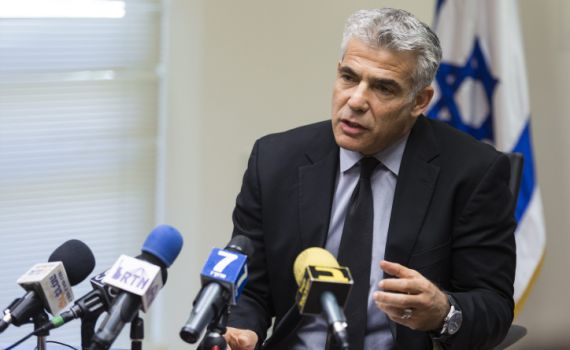 לפיד מאיים על ראשי חמאס: "לא נעצור"