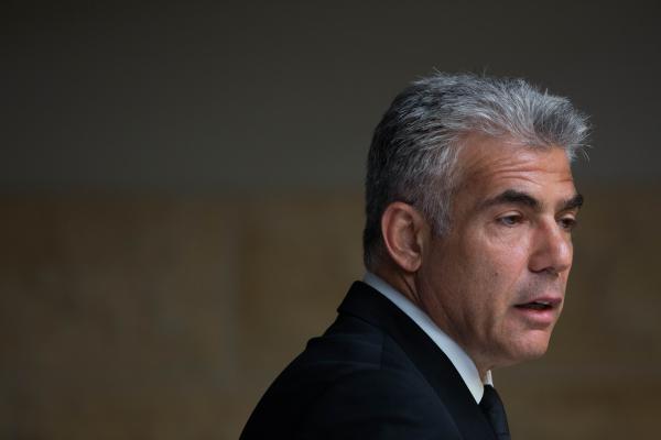 לפיד: "שתי מדינות לשני עמים – פתרון יחיד"