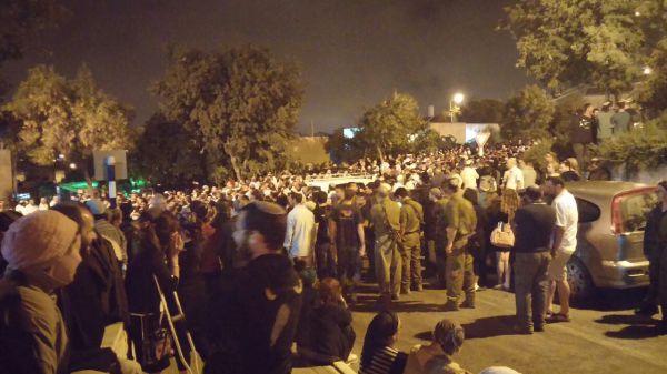 במקום חופה – הלוויה: דרכו האחרונה של בניה שראל