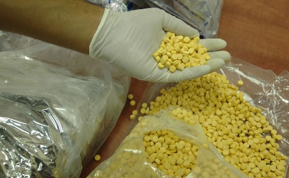 נחשפה רשת להברחת סמים בין היוצאים לאומן