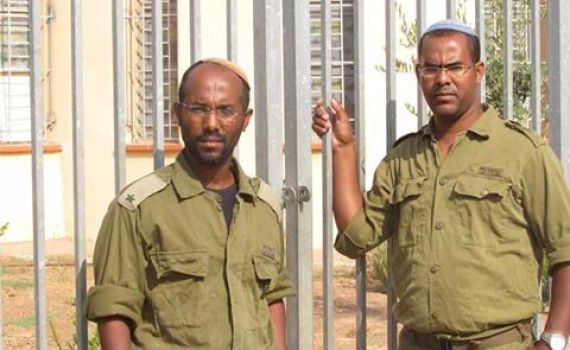 חזרו מצו 8 וגילו שבית הכנסת שלהם נלקח