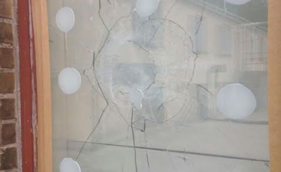 בית ספר יהודי בקופנהגן נרגם באבנים