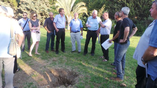 אריאל מזהיר: "אסור לתת פרס לטרור"