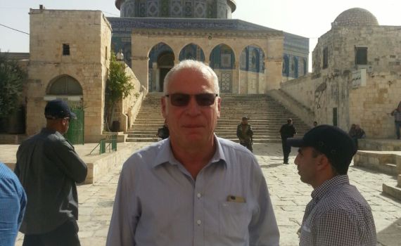 בעת ביקור השר אריאל מתקפת בלוקים בהר הבית