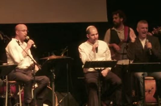 אל נורא עלילה: סינגל ראשון מתוך לקראת נעילה