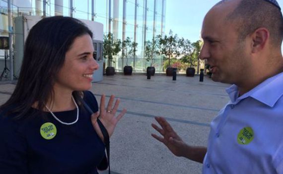 נצחון ענק לבנט: החוקה עברה ברוב גדול