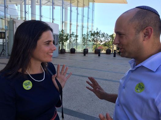 נצחון ענק לבנט: החוקה עברה ברוב גדול