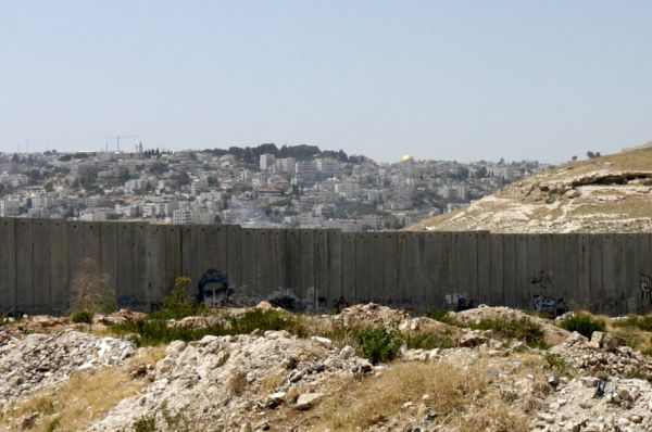 הישג לתושבי הגוש: נדחה הדיון על גדר ההפרדה