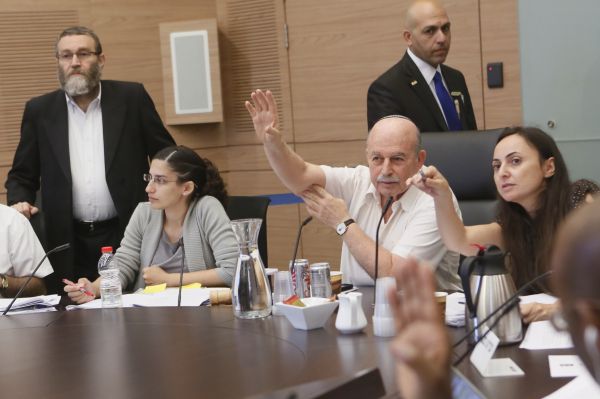 צפו בניסן סלומינסקי מעביר את חוק מע"מ 0