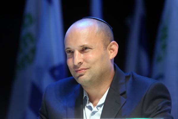 "בנט הוא ראש הממשלה הבא?"; "עזוב אותי"