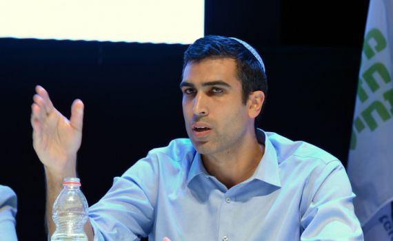 "אנשים הם לא סחורות, אי אפשר להעביר אותם"