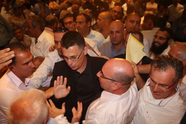 מכה לליכוד: גדעון סער פורש מהחיים הפוליטיים