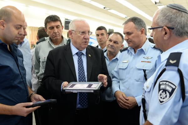 ריבלין מגבה: במשטרה מפקדים איכותיים