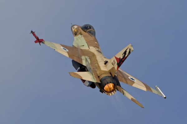 המתיחות בין סין לטיוואן: רוכשת מטוסים מתקדמים