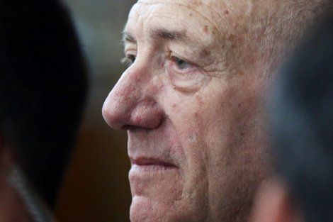 מאסרם של מורשעי הולילנד יעוכב