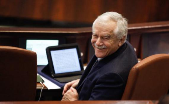 "הצעתו של השר שמיר – גזענית"