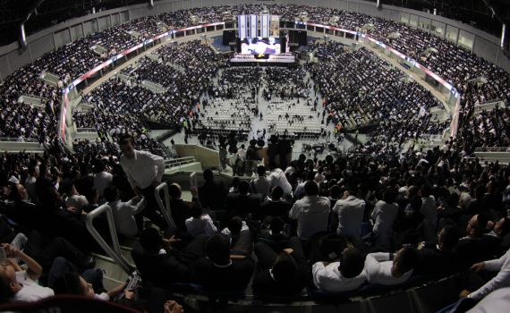 תיעוד: עצרת אלפים לזכרו של הרב עובדיה