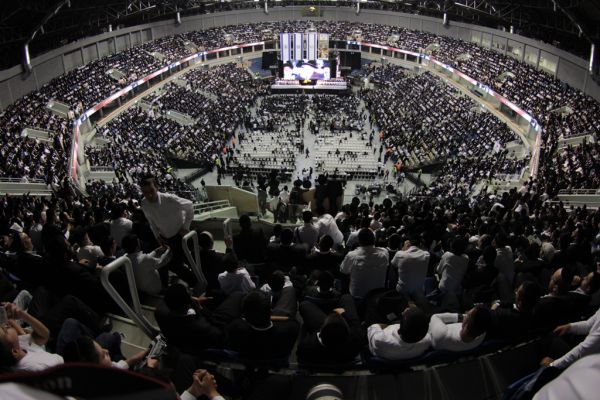 תיעוד: עצרת אלפים לזכרו של הרב עובדיה