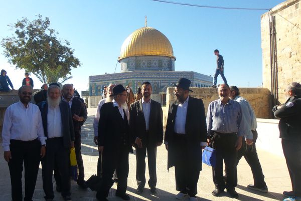 צפו: האלימות המוסלמית מתחילה בהר הבית