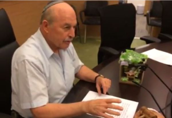 צפו: סלומינסקי מעביר את חוק מע"מ 0% לשבוע