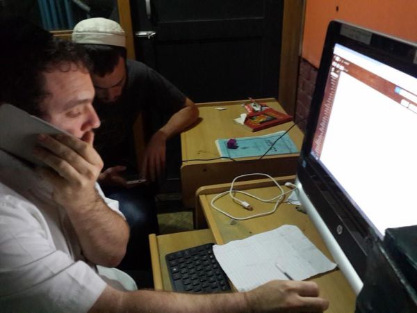 "איבדנו חברים יקרים. רבים ממתינים לחילוץ"