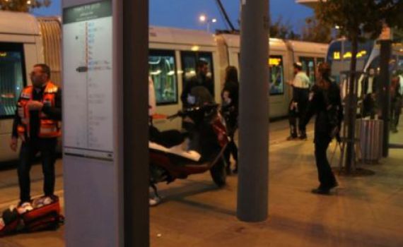 ישראל הורתה לפרק את סוכת האבלים של המחבל