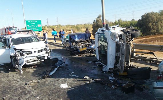 הרוג ופצועים בתאונת שרשרת בצומת להבים