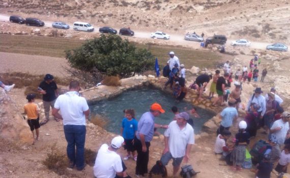 מאות הגיעו לטייל בדרום הר חברון. גלריה