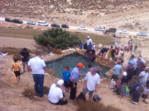 מאות הגיעו לטייל בדרום הר חברון. גלריה