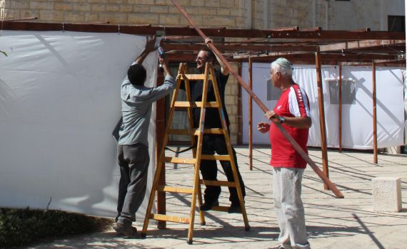 מטיילים בחול המועד: בונים לכם סוכות ענק