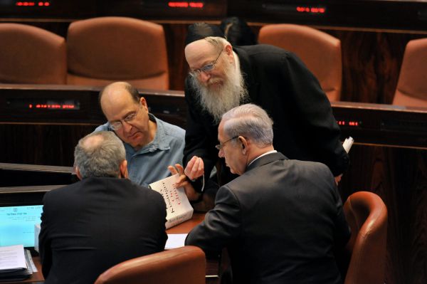 החרדים מבהירים לנתניהו כי הם אינם בכיס שלו
