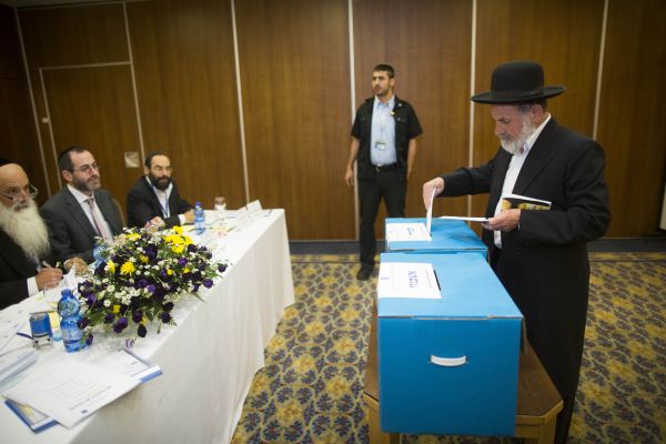שבע שעות לסגירת ההרשמה: 13 מתמודדים לרבנות בירושלים