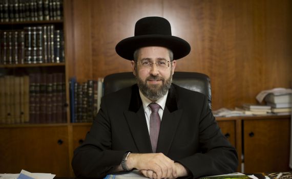 צפו: הרב דוד לאו, למה חוגגים את חג הסוכות